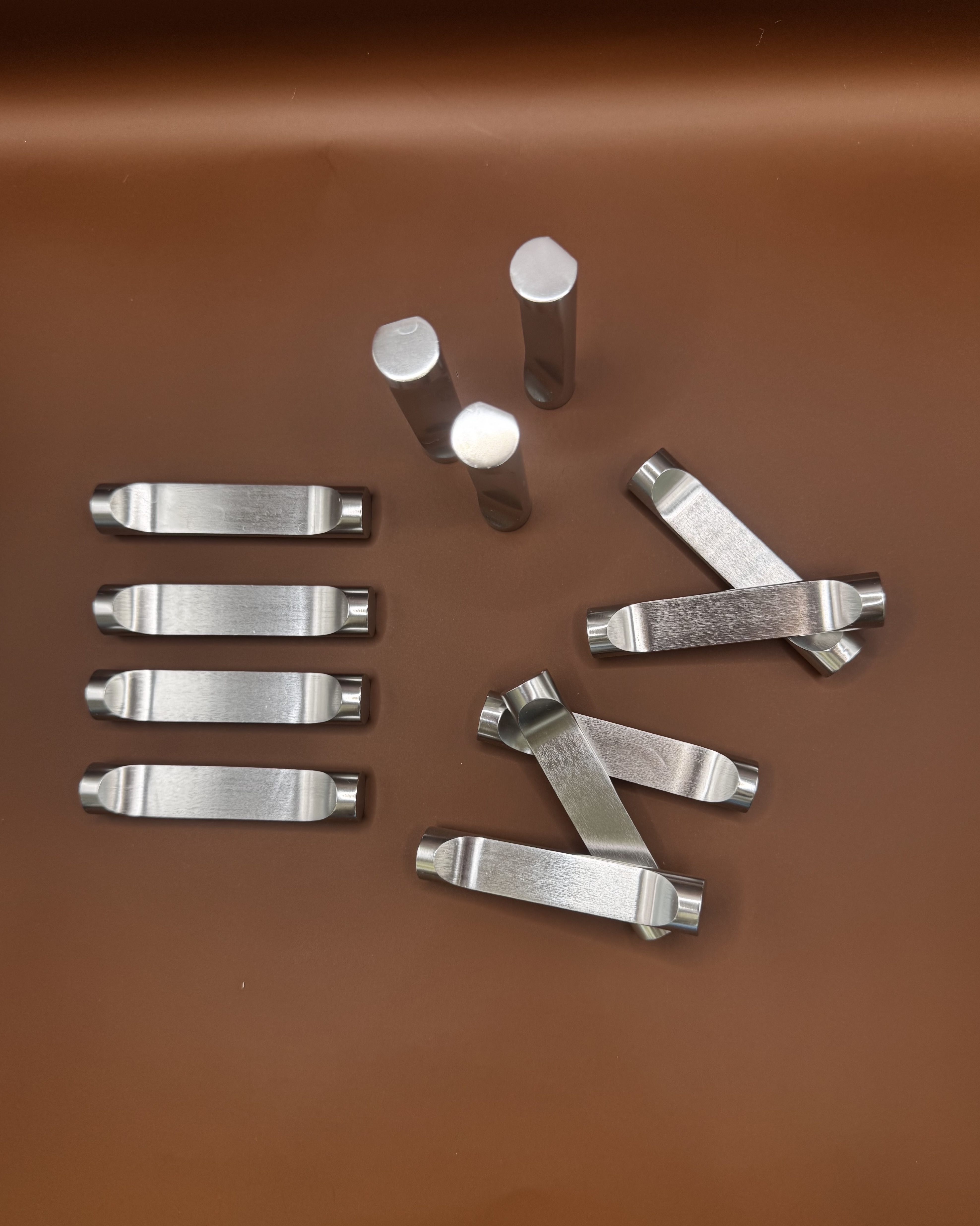Porte-couteaux en aluminium brossé

